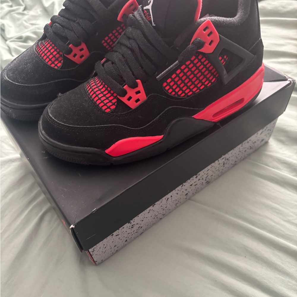 Jordan Women's Sneakers -RETRO 4s Red THUNDER